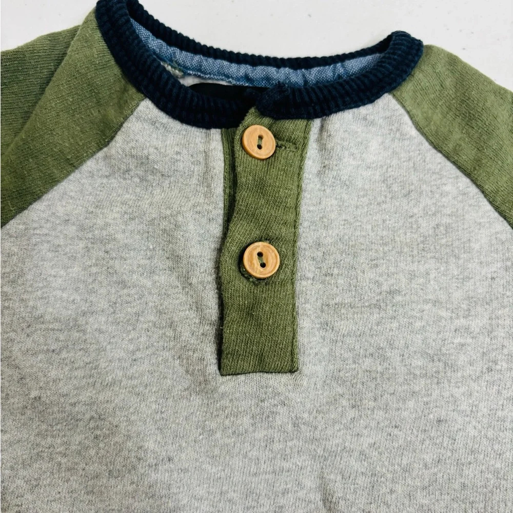 7 For All Mankind Olive and Heather Gray Kids Pullover Top, 12 Month - Picture 2 of 5